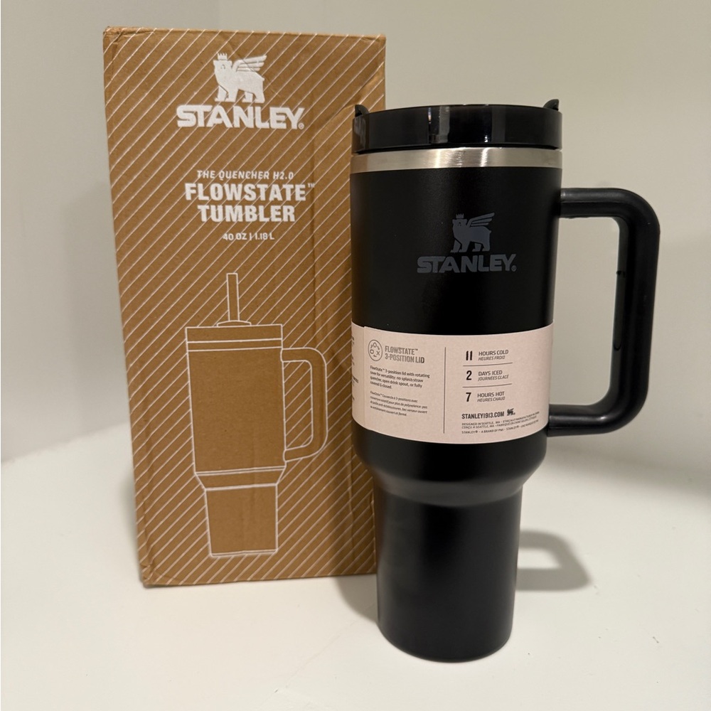 Stanley Black Flowstate Tumbler
